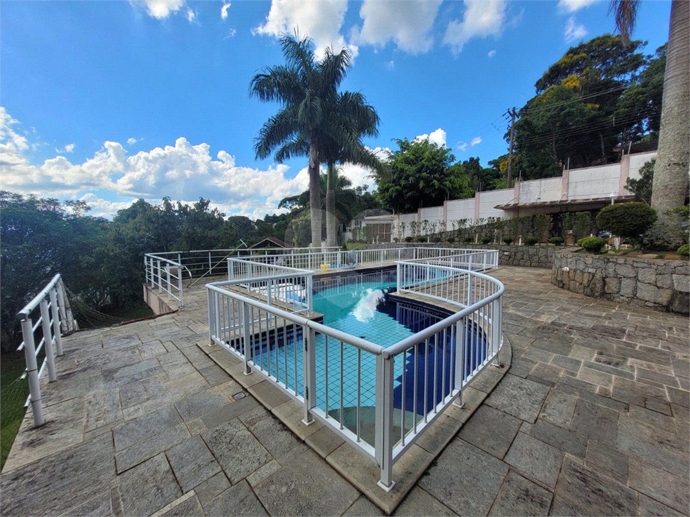 Casa à venda com 3 suítes no condomínio Alpes da Cantareira, Mairiporã - SP
