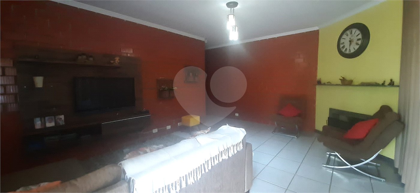 Casa à venda com 3 quartos, sendo 2 suítes, em São Vicente, Mairiporã, SP