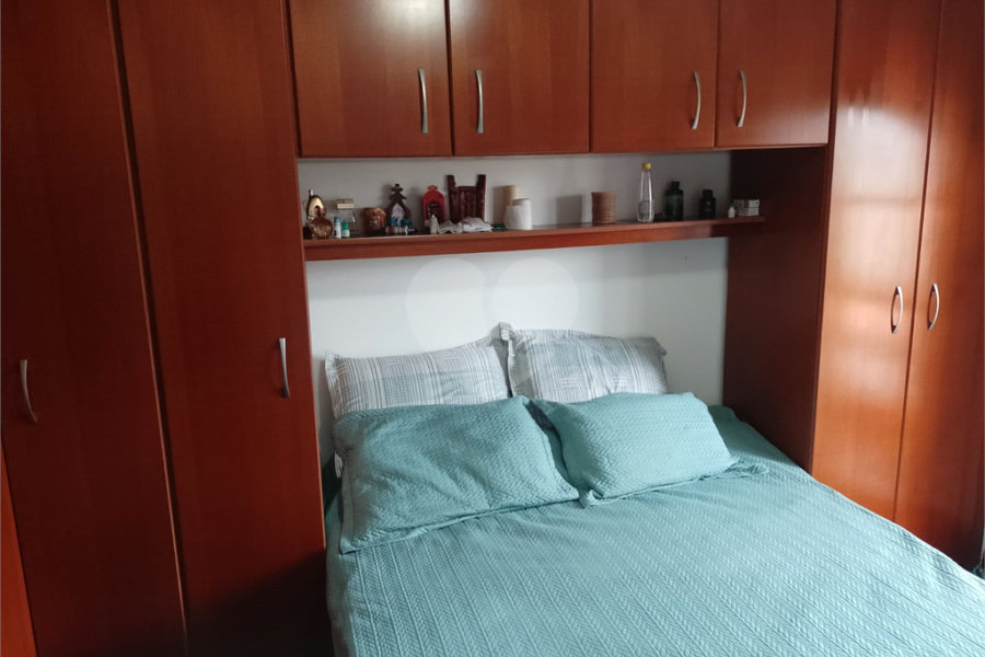 Oportunidade! Super sobrado em rua tranquila e ótima localização