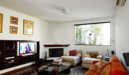 Sobrado à venda com 3 quartos, sendo 1 suíte,  em Campo Belo, São Paulo, SP