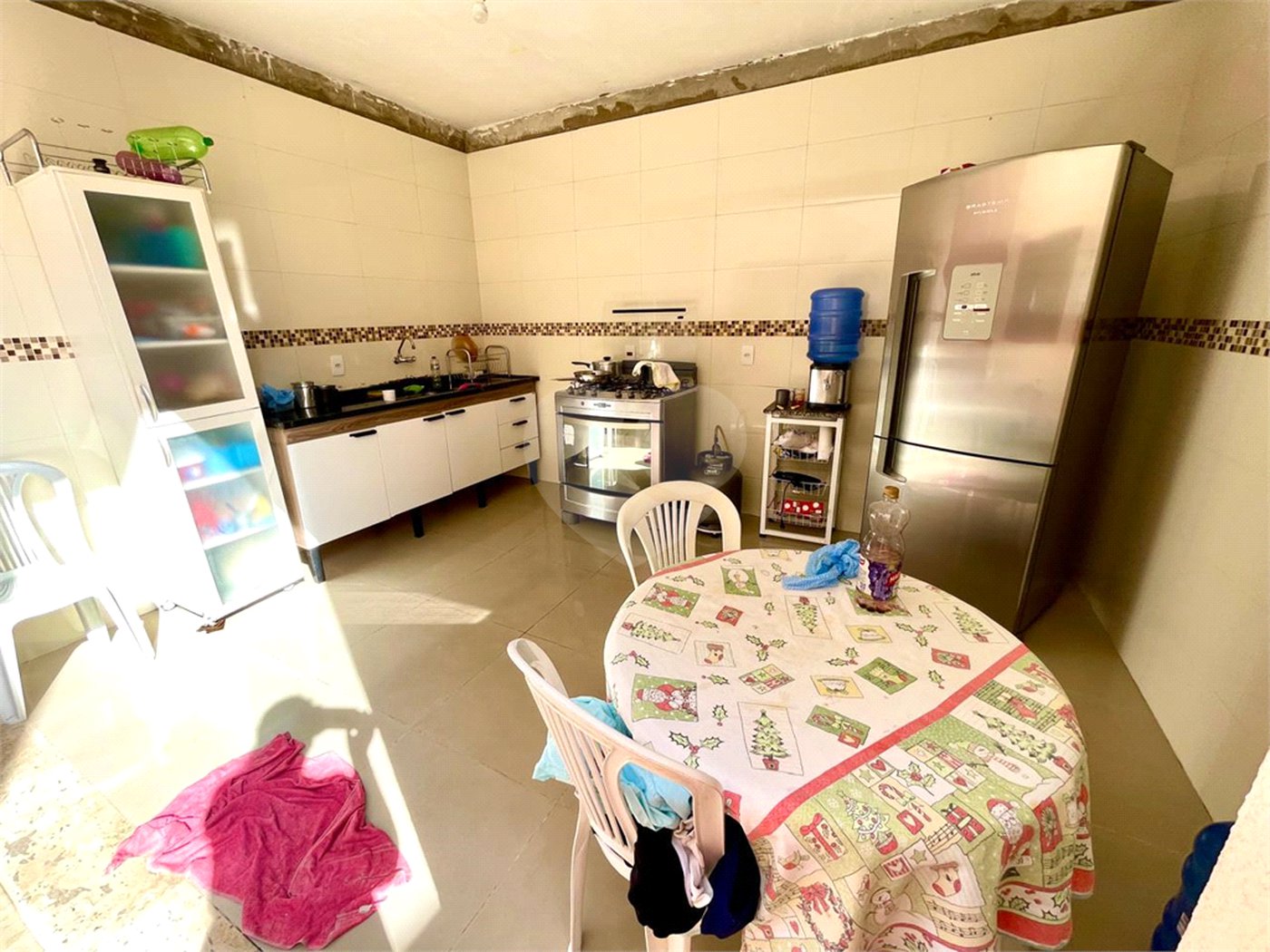 Sobrado à venda com 4 quartos, sendo 1 suíte, em Jardim Santa Bárbara, Sorocaba, SP