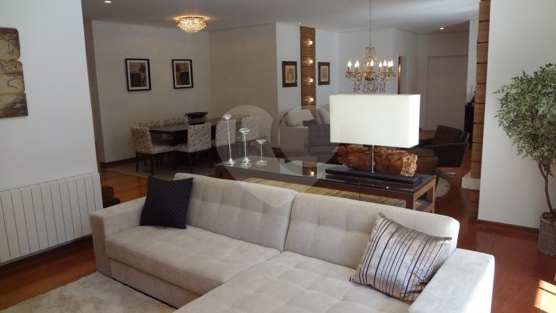 Duplex à venda com 6 suítes no Centro, Campos do Jordão, SP