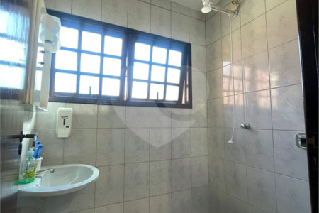 Casa à venda com 3 quartos, sendo 2 suítes,  em Vila Oliveira, Mogi das Cruzes, SP