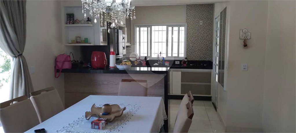 Casa à venda com 3 quartos, sendo 1 suíte, em Santa Cândida, Vinhedo, SP