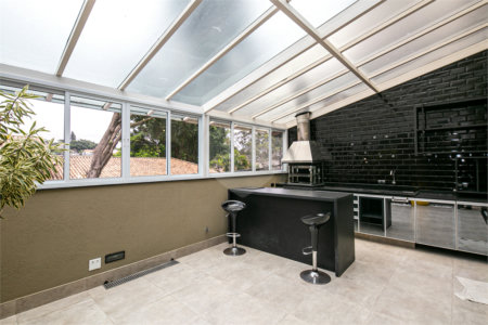 Casa à venda com 3 quartos, sendo 1 suíte, em Campo Belo, São Paulo, SP