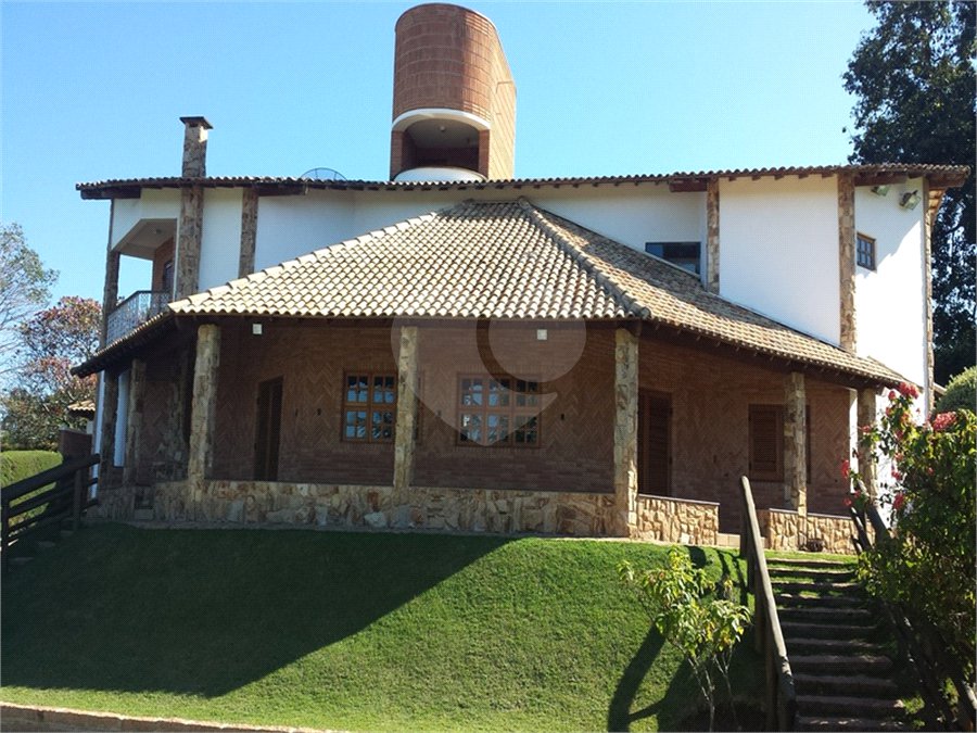 Casa à venda ou para alugar com 4 suítes no condomínio Residencial Vale das Laranjeiras, Indaiatuba - SP