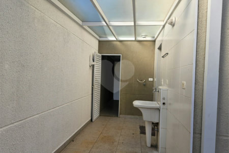Casa à venda com 2 quartos, sendo 1 suíte, no condomínio Vitória Park, Suzano - SP