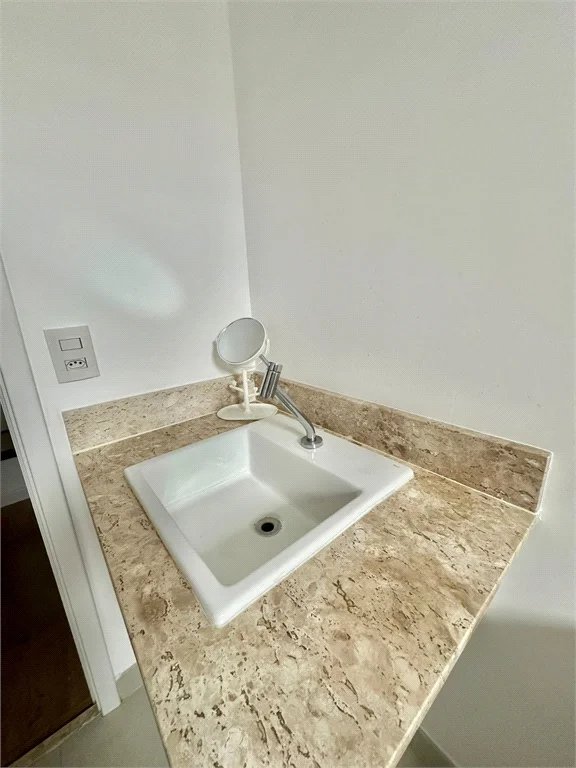 Apartamento à venda com 3 quartos, sendo 1 suíte,  em Vila Andrade, São Paulo, SP