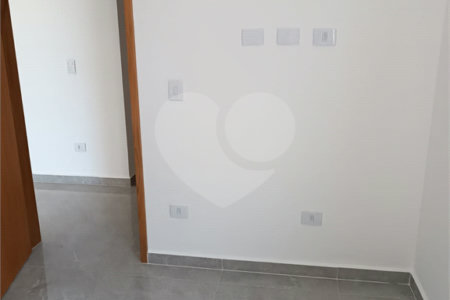 Casa à venda com 3 quartos, sendo 1 suíte, no condomínio Residencial Jardins da Catalunha, Atibaia - SP