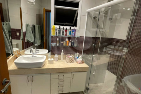 Casa à venda com 3 quartos, sendo 1 suíte,  no condomínio Villagio Campo Grande, São Paulo - SP