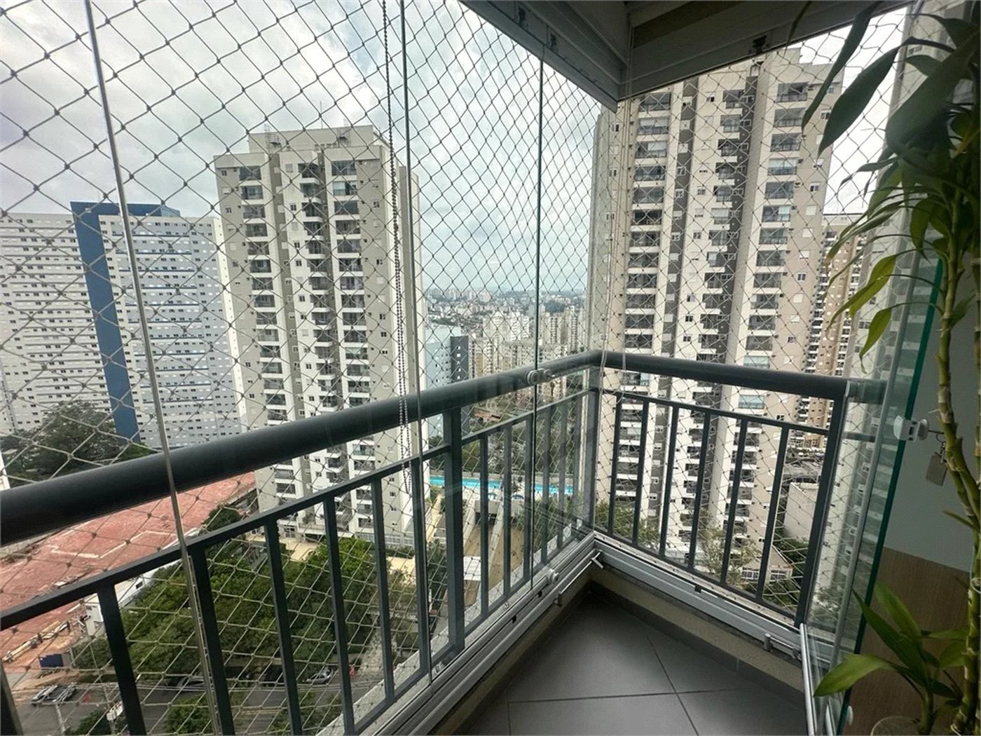 Apartamento à venda com 3 quartos, sendo 1 suíte,  em Vila Andrade, São Paulo, SP