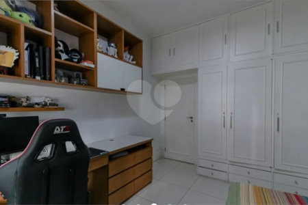 Apartamento à venda com 4 quartos, sendo 1 suíte,  em Copacabana, Rio de Janeiro, RJ