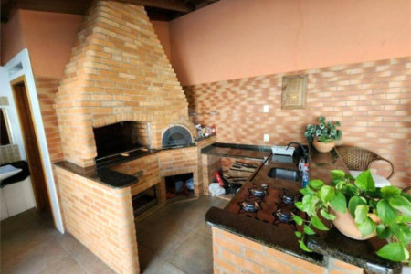 Casa à venda com 3 quartos, sendo 1 suíte, no Centro, Vinhedo, SP
