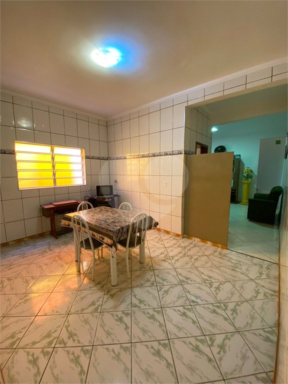 Sobrado à venda com 3 quartos em Jundiapeba, Mogi das Cruzes, SP