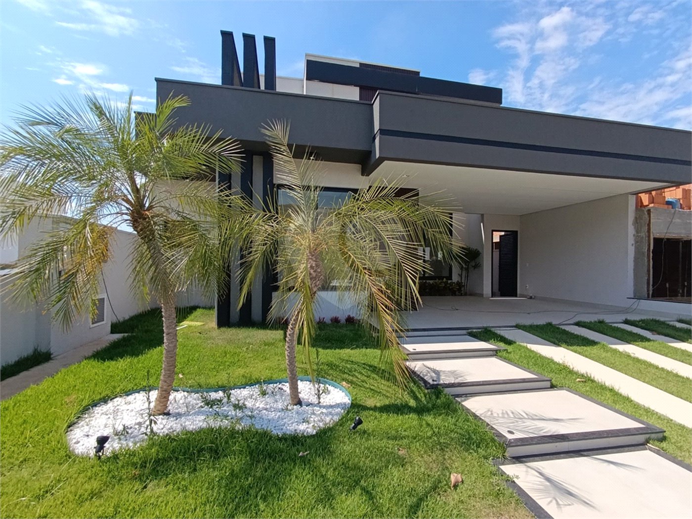 Casa à venda com 3 suítes no condomínio Villa Sapezal, Indaiatuba - SP