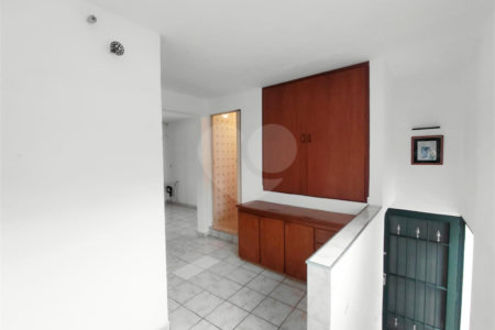 Sobrado à venda com 3 quartos, sendo 1 suíte, em Vila Constança, São Paulo, SP