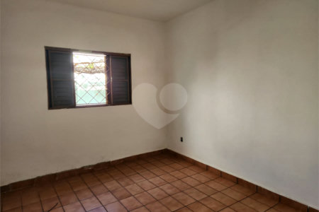 Casa à venda com 2 quartos no Centro, Araraquara, SP