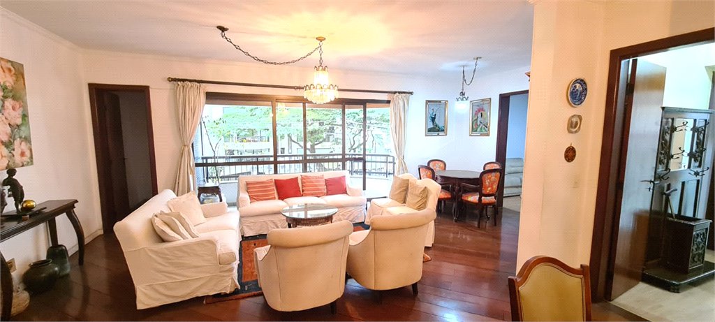 Apartamento à venda com 3 quartos, sendo 1 suíte,  em Indianópolis, São Paulo, SP