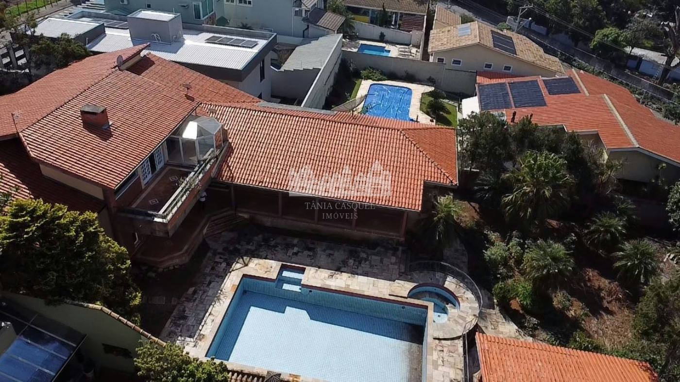 Casa à venda com 4 suítes em Vila Petrópolis, Atibaia, SP