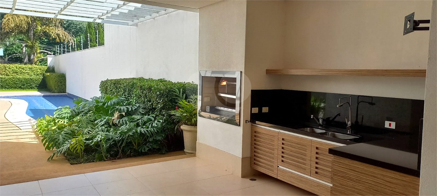 Sobrado à venda ou para alugar com 7 quartos, sendo 4 suítes,  em Cidade Jardim, São Paulo, SP