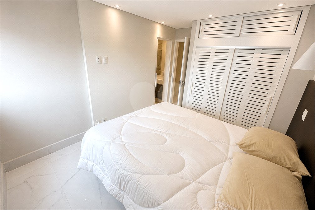 Apartamento à venda com 5 suítes em Parque Enseada, Guarujá, SP