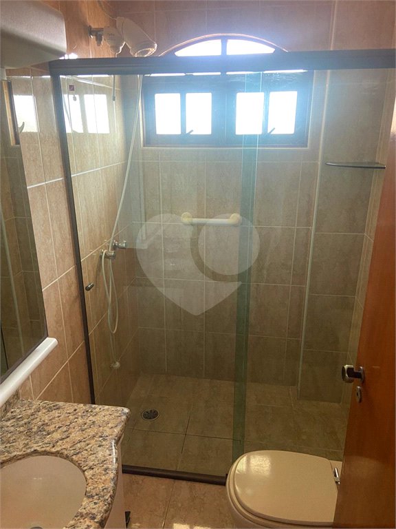 Sobrado à venda com 3 quartos, sendo 1 suíte,  em Jardim Selma Helena, Poá, SP