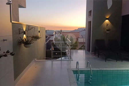 Casa à venda com 4 suítes no condomínio Sta Morriz, Campinas - SP