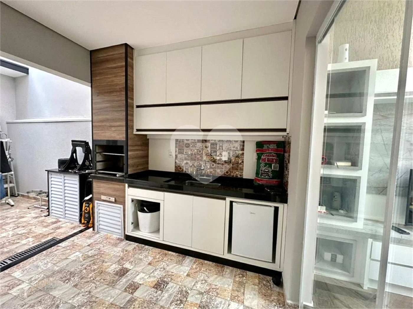 Casa à venda ou para alugar com 3 quartos, sendo 1 suíte,  no condomínio Vila Rica, Indaiatuba - SP