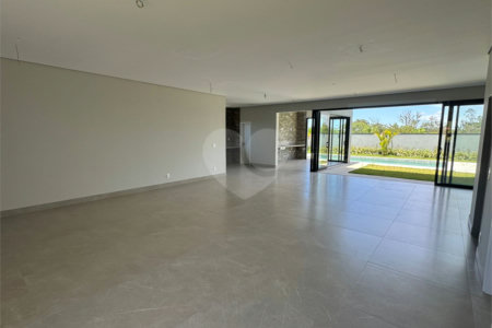 Casa à venda com 4 suítes no condomínio Villas do Golf, Itu - SP