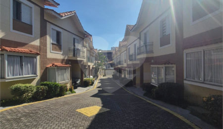 Casa à venda com 3 quartos, sendo 1 suíte,  no condomínio Mariana, São Paulo - SP