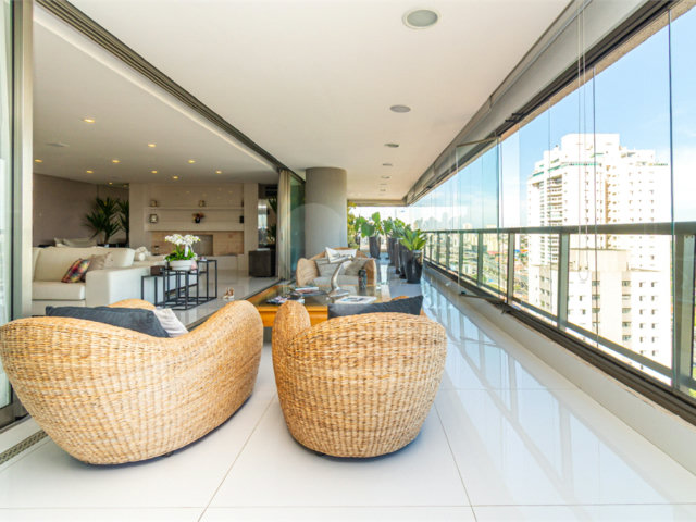 Apartamento à venda com 4 quartos, sendo 3 suítes,  em Campo Belo, São Paulo, SP