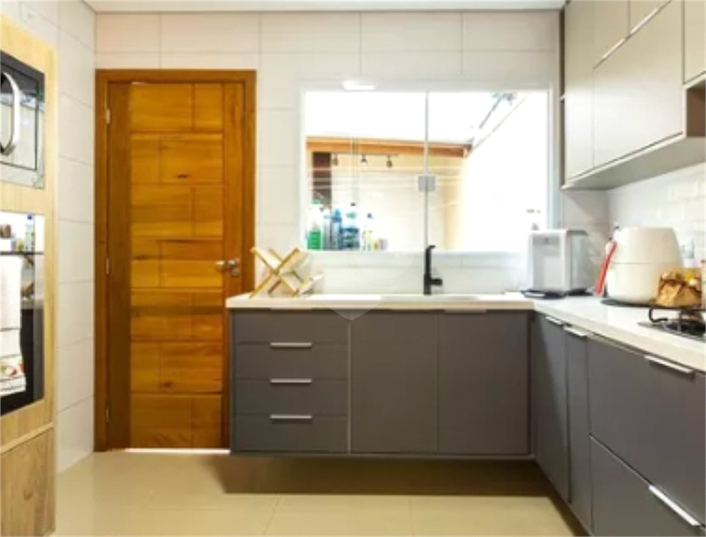 Sobrado à venda com 3 quartos, sendo 1 suíte,  em Campo Grande, São Paulo, SP