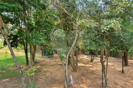 Terreno à venda com 1 suíte no condomínio Portal do Lago, Valinhos - SP