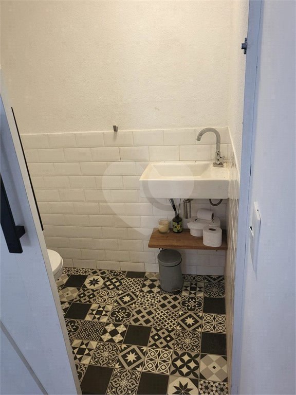 Sobrado à venda ou para alugar com 3 quartos, sendo 1 suíte, em Água Branca, São Paulo, SP
