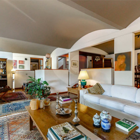 Casa à venda com 4 quartos, sendo 2 suítes, em Jardim Everest, São Paulo, SP