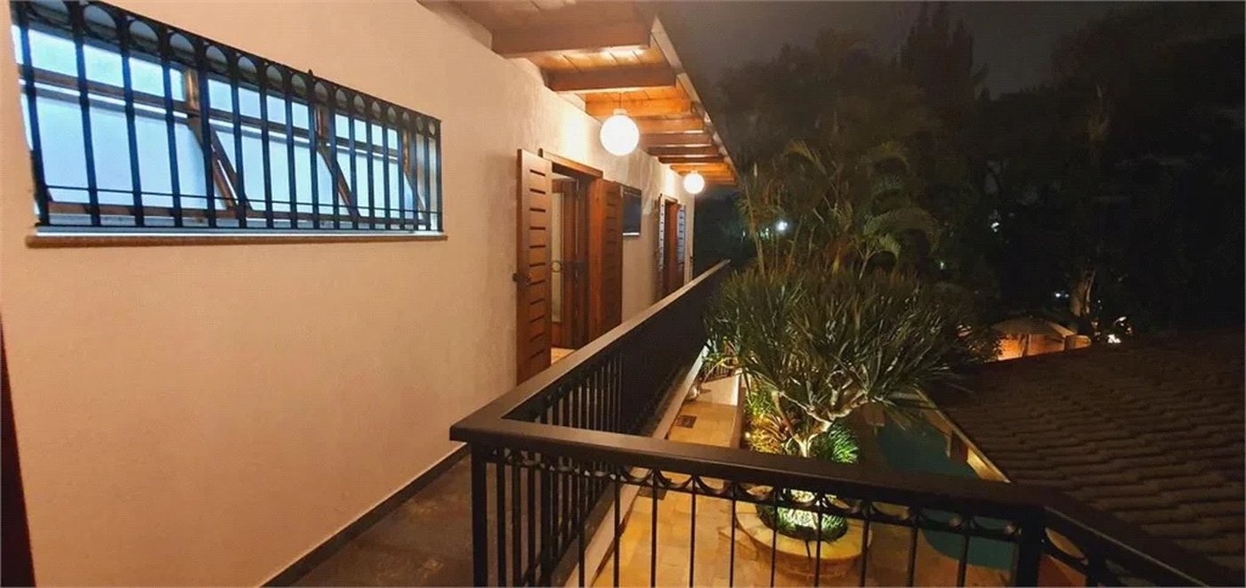 Casa à venda com 5 suítes em Jardim Leonor, São Paulo, SP