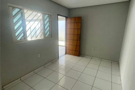 Casa para alugar com 3 quartos, sendo 1 suíte,  em Setor Industrial, Balsas, MA