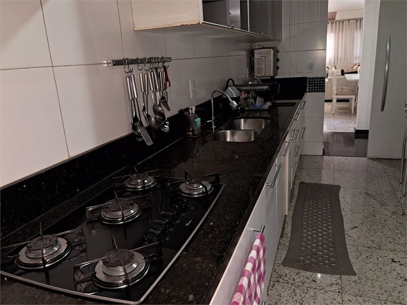 Apartamento Residencial à venda, Gonzaga, Santos - AP0761.