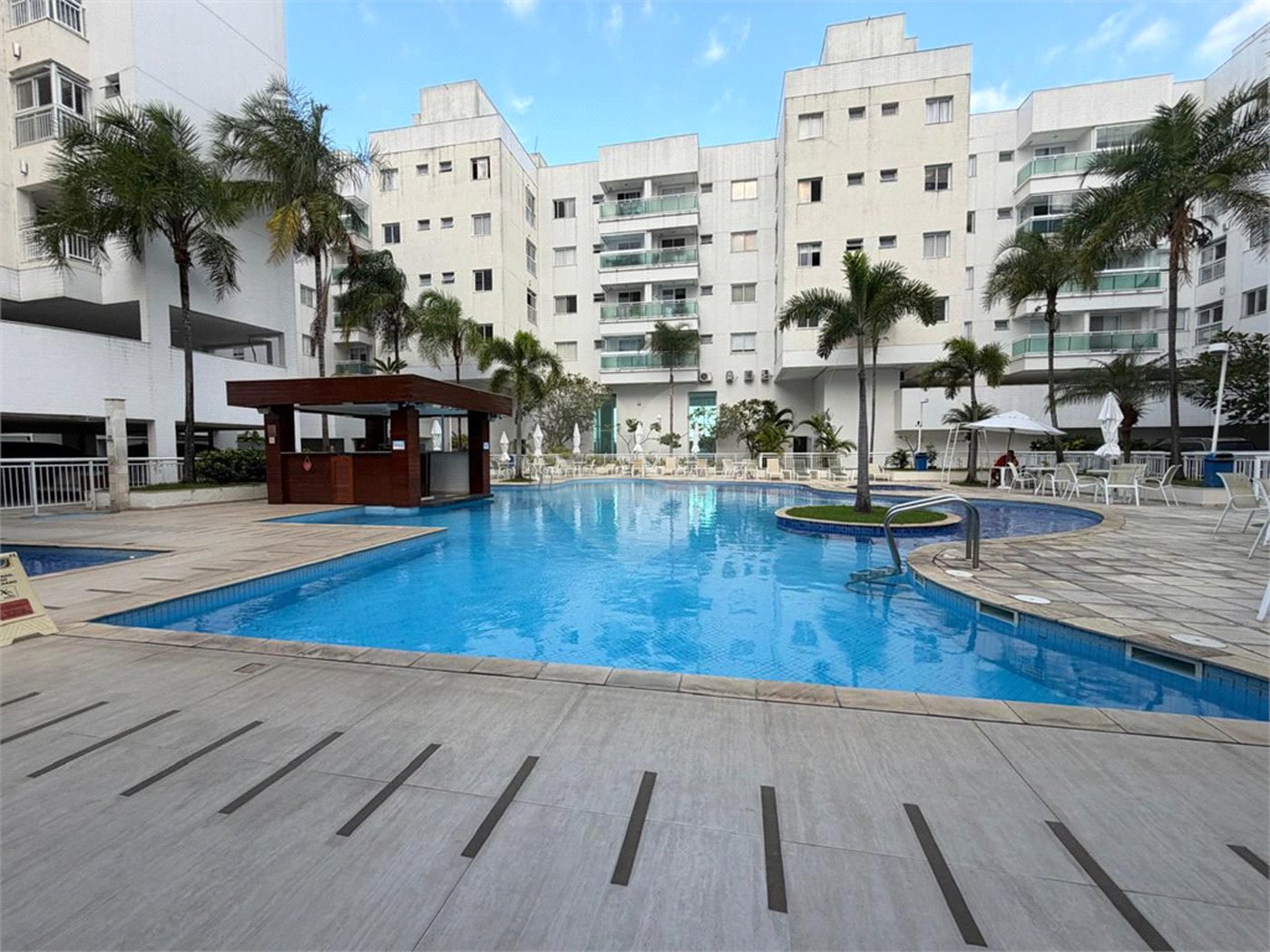 Apartamento à venda com 3 suítes em Braga, Cabo Frio, RJ