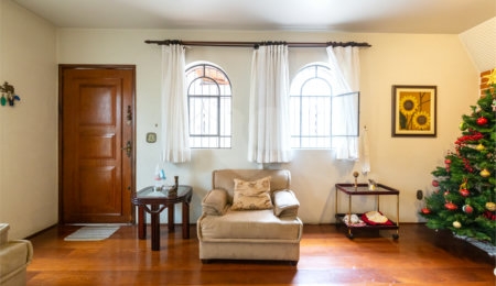 Casa à venda com 4 quartos, sendo 2 suítes,  em Campo Belo, São Paulo, SP