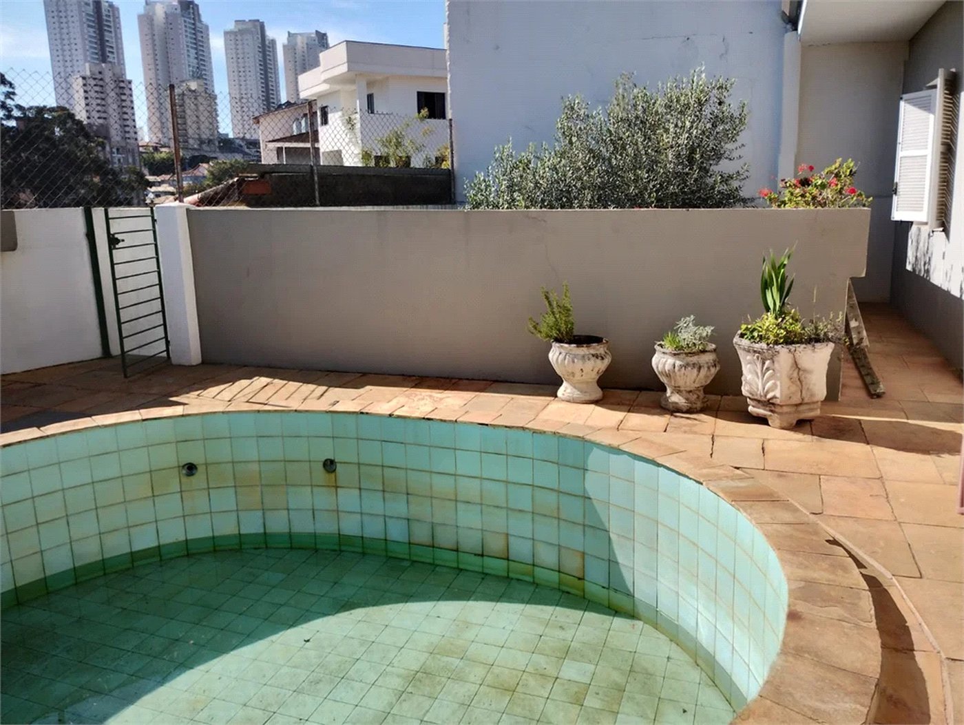 Casa de Vila à venda com 4 suítes em Jardim Londrina, São Paulo, SP
