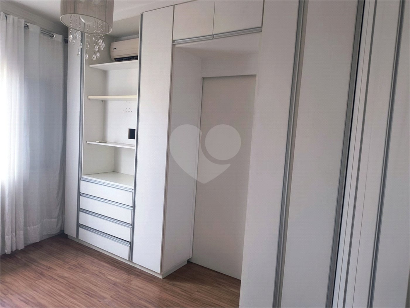 Sobrado à venda com 3 quartos, sendo 1 suíte,  em Vila Palmeiras, São Paulo, SP