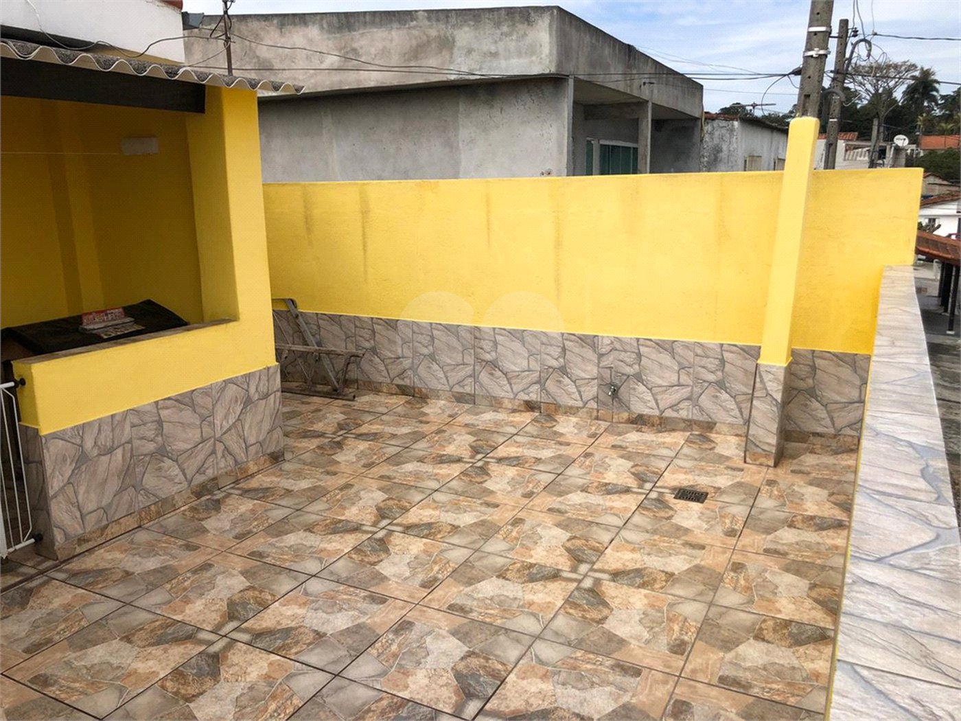 Casa à venda com 3 quartos, sendo 1 suíte,  em Vila Amélia, Poá, SP
