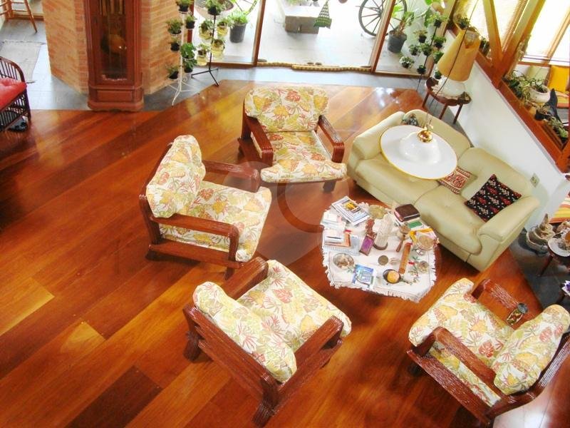 Sobrado à venda com 4 quartos, sendo 2 suítes, em Tremembé, São Paulo, SP