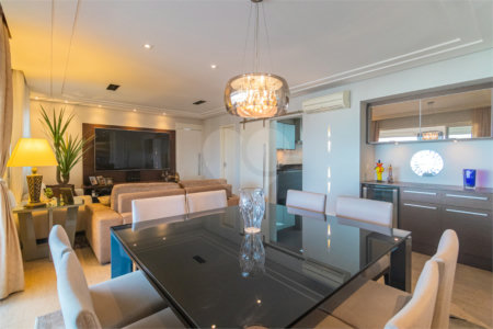 Apartamento à venda com 2 suítes em Chácara Santo Antônio, São Paulo, SP