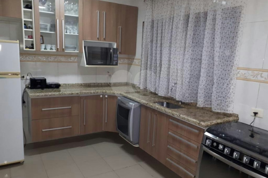 Sobrado à venda com 3 quartos, sendo 1 suíte,  em Tremembé, São Paulo, SP