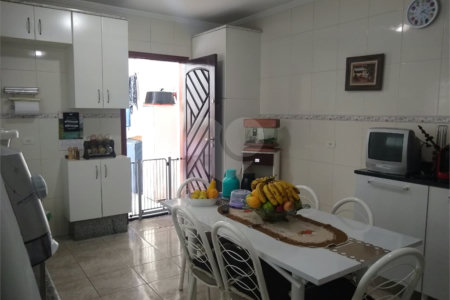 Sobrado à venda com 3 suítes em Vila Nivi, São Paulo, SP
