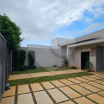 Casa à venda com 2 suítes no Centro, Ponta Porã, MS