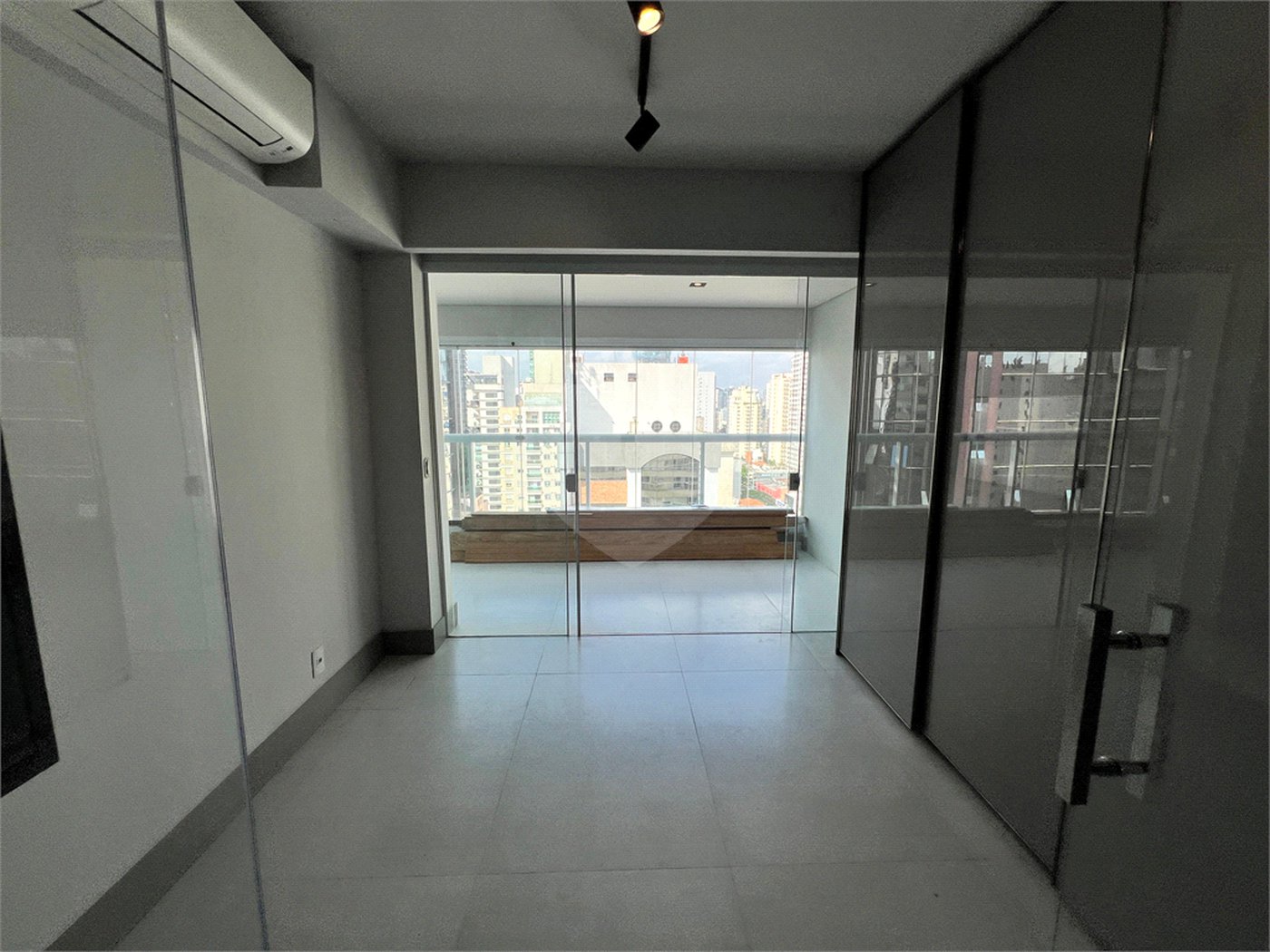 Apartamento à venda com 2 suítes em Indianópolis, São Paulo, SP