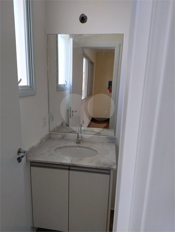 Casa para alugar com 3 quartos, sendo 1 suíte, no condomínio Vila Quinta dos Manacás, Vinhedo - SP